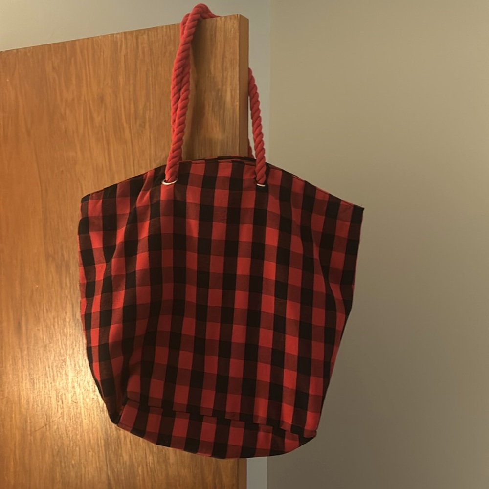 Hobo Plaid Bag great to buy groceries with or fill with farmer market veggies!